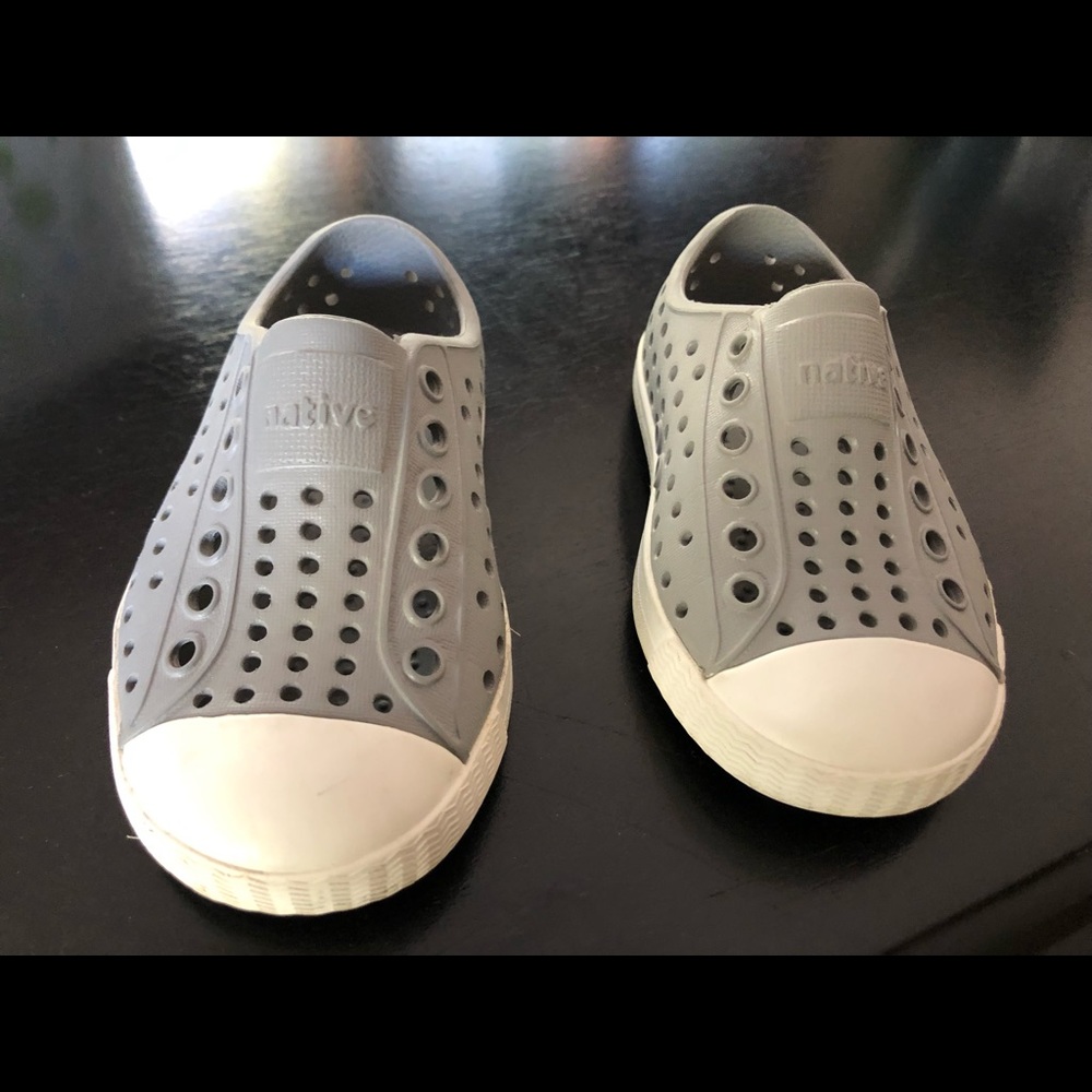 Toddler Natives great condition size 5